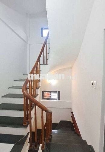 BÁN NHÀ PHỐ XỐM 31m2 GIÁ HƠN 5 TỶ