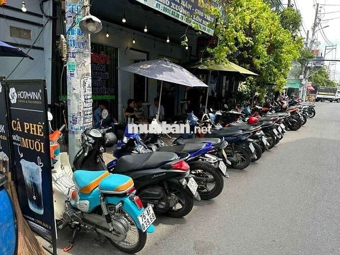 Sang quán cà phê do ko có thời gian quản lý .
