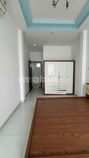 Bán nhà hẻm 4m đường Nguyễn Tri Phương p4 Q10