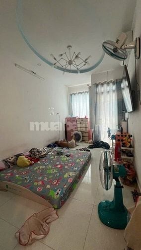 Bán nhà hẻm 4m đường Nguyễn Tri Phương p4 Q10