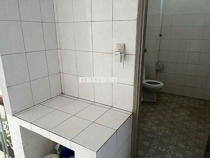 Cho thuê phòng trống (máy lạnh) 19m2