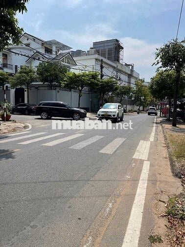 NHÀ MẶT TIỀN 6X23, 4PN + MẶT BẰNG KINH DOANH ĐƯỜNG LINH TRUNG