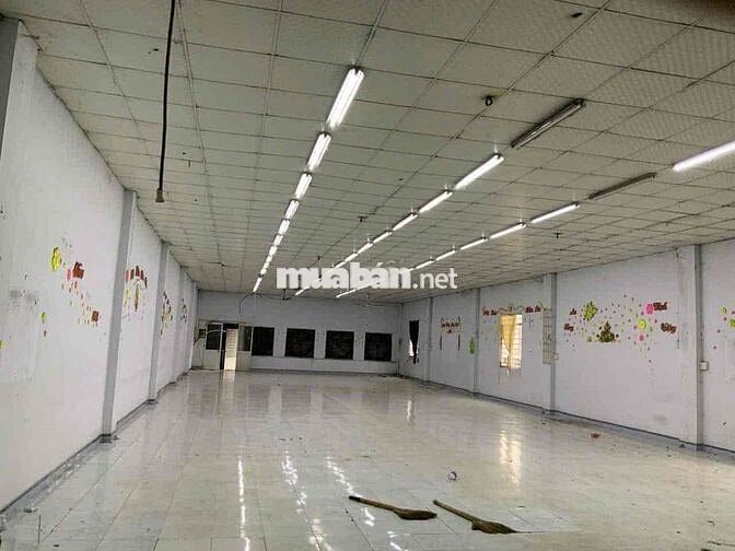 cho thuê kho xưởng 1100m2 đường xe container