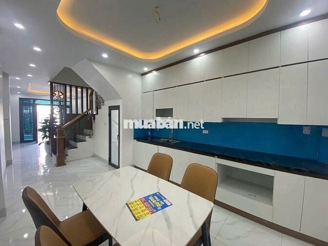 Nhà 4T*40m2 full nội thất- ngõ thông ô tô qua nhà-Gần QL6- Giá 3,1 tỷ