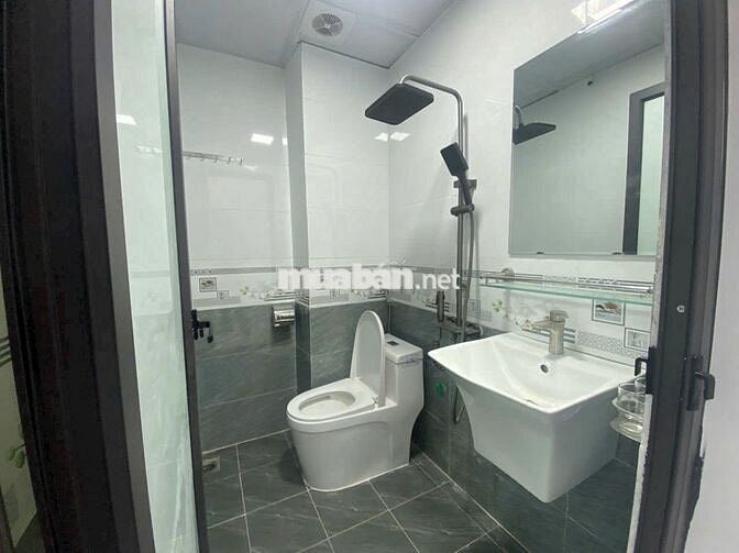 Nhà 4T*40m2 full nội thất- ngõ thông ô tô qua nhà-Gần QL6- Giá 3,1 tỷ