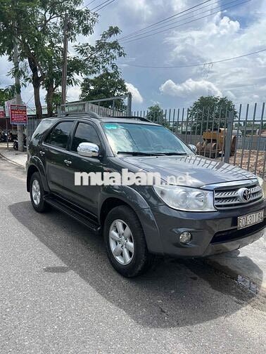 Toyota Fortuner 2010 2.5G - 180000 km