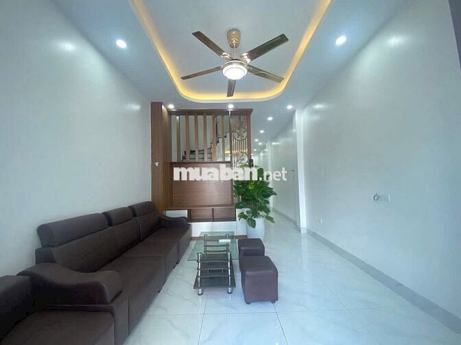 Nhà 4T*40m2 full nội thất- ngõ thông ô tô qua nhà-Gần QL6- Giá 3,1 tỷ