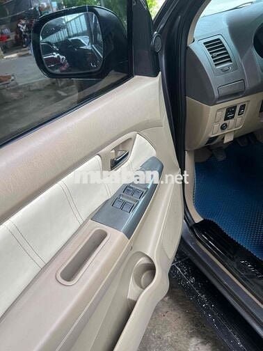 Toyota Fortuner 2010 2.5G - 180000 km