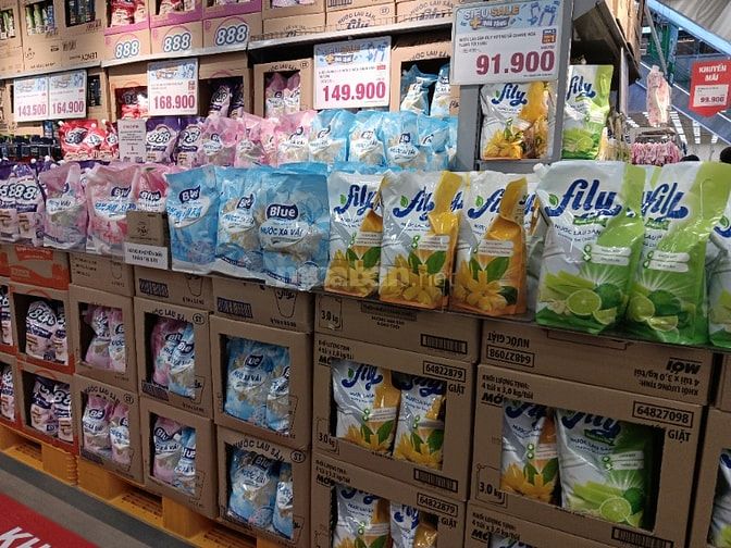 CẦN 3 CHỊ LÀM TẠP VỤ và 5 NHÂN VIÊN PHỤ QUẦY BÁN HÀNG
