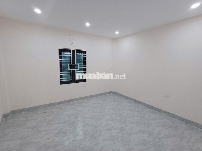 RỘNG-RẺ-ĐẸP!! Nhà 3T*38m2 ngõ nông ô tô đỗ cổng. Gần QL6. Giá 2,85 tỷ
