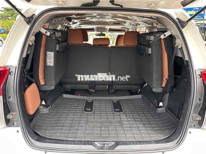 Toyota Innova 2016 2.0E - 82000 km