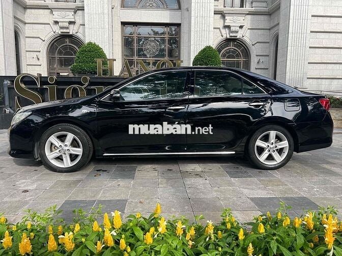 Toyota Camry 2014 2.5Q - 150000 km