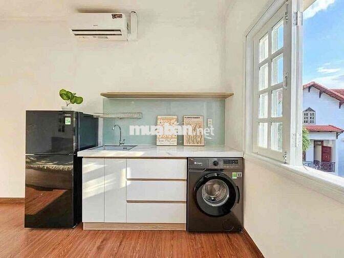 studio cửa số siêu rộng siêu thoáng