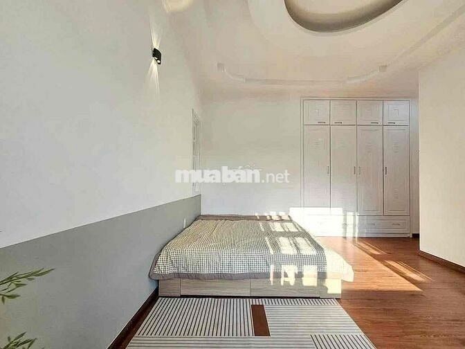 studio cửa số siêu rộng siêu thoáng