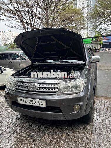 Toyota Fortuner 2010 2.7V - 138000 km