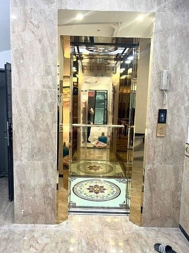 Bán nhà Hoàng Quốc Việt 55m2, 5 tầng, thang máy, phân lô, ô tô ra vào