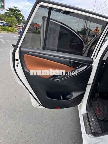 Toyota Innova 2016 2.0E - 82000 km