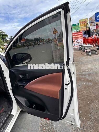 Toyota Innova 2016 2.0E - 82000 km