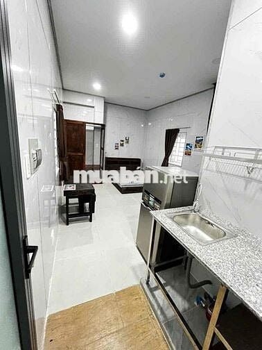 Căn hộ có cửa sổ thoáng đầy đủ nội thất ngay Lê Văn Chí,Ngã tư Thủ Đưc