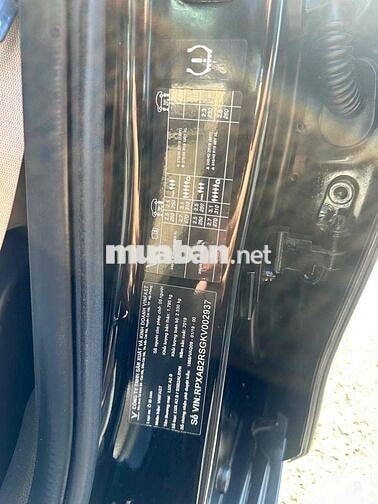 VinFast Lux A2.0 2019 Premium 2.0 AT - 62000 km