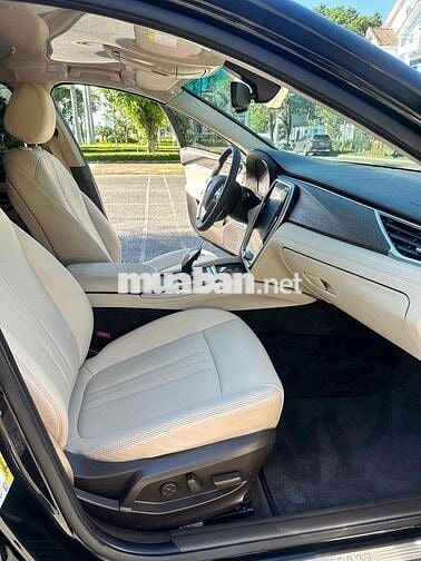 VinFast Lux A2.0 2019 Premium 2.0 AT - 62000 km