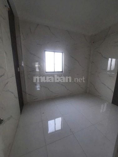 Cho thuê nhà 2 hẻm 3m(BG) Nguyễn Chí Thanh, P.4, Q.11 giá 12tr