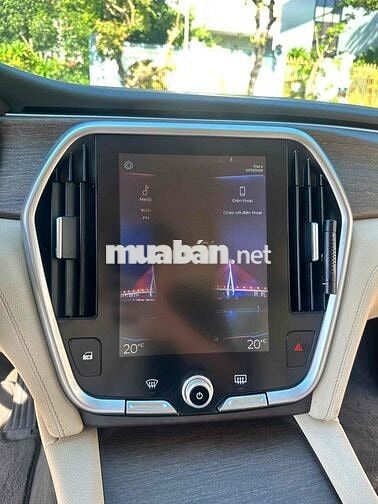 VinFast Lux A2.0 2019 Premium 2.0 AT - 62000 km