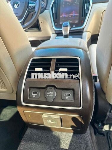 VinFast Lux A2.0 2019 Premium 2.0 AT - 62000 km