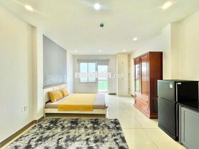 Căn hộ FULL nội thất ngay tại khu ẩm thực Phan Xích Long