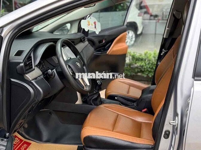 Bán Innova số sàn 2018 - 1 chủ từ đầu chất xe đẹp