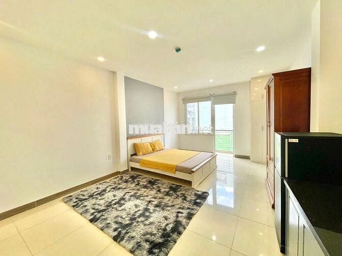Căn hộ FULL nội thất ngay tại khu ẩm thực Phan Xích Long