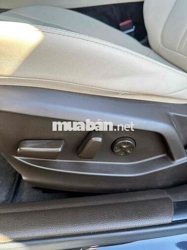 VinFast Lux A2.0 2019 Premium 2.0 AT - 62000 km