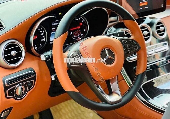 Mercedes Benz GLC 300 đăng ký 7/2022 - 40.000 km