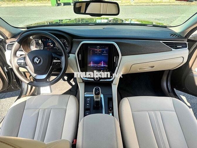 VinFast Lux A2.0 2019 Premium 2.0 AT - 62000 km