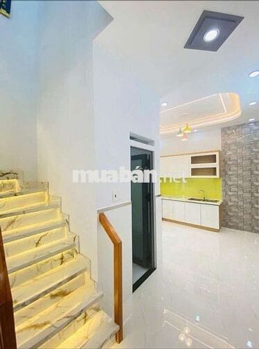 Bình Tân - Bán nhà 2 tầng 40m2 đường Mã Lò 3tỷ8