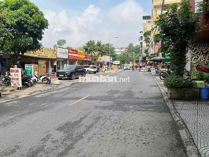 Bán đất 40m Trâu Quỳ, Gia Lâm, ngõ thông ô tô tránh, kinh doanh