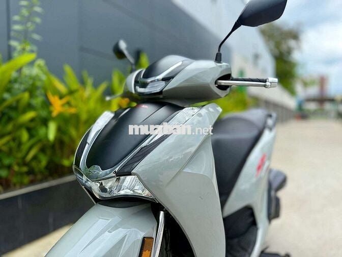 Cần bán SH350i  - chạy được 879km