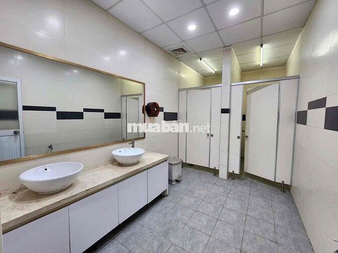 Mặt tiền Đại Lộ Bình Dương , gần toà nhà Becamex, phố ngân hàng