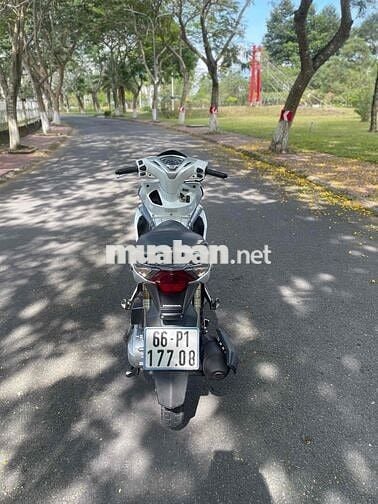 Cần bán AirBlede Fi trắng zin đẹp