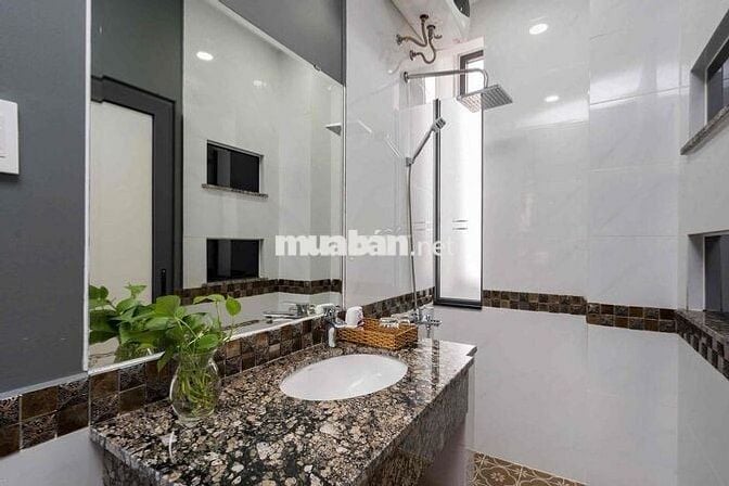CHO THUÊ CĂN HỘ CAO CẤP FULL NỘI THẤT, BAN CÔNG TO , VIEW ĐẸP, QUẬN 3