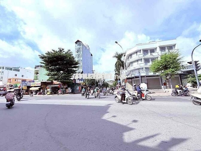 NHÀ CẤP 4 - HẺM Ô TÔ THÔNG 78m2 (4 x 20  5.6 tỷ An Hội Đông