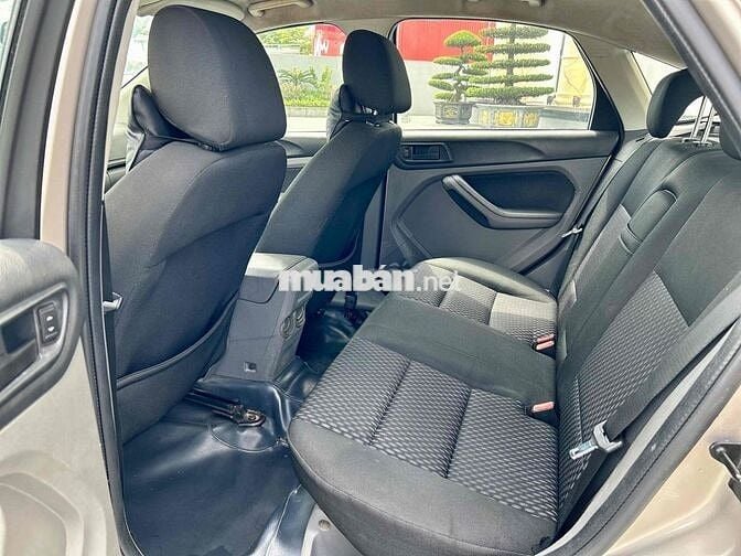 Ford Focus 2010 1 chủ từ mới