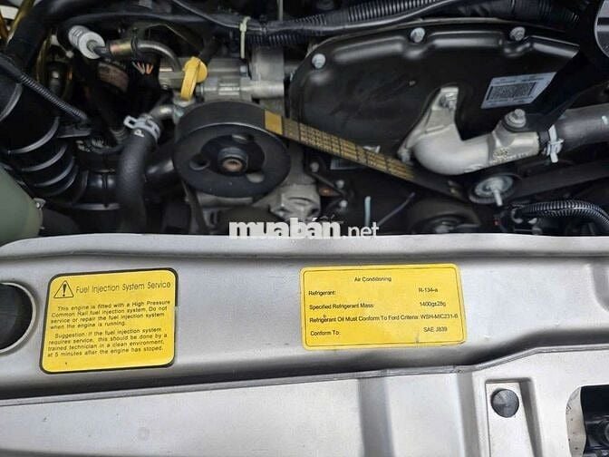 Cần bán xe fordtransit 2018 đưa rước nhân viên