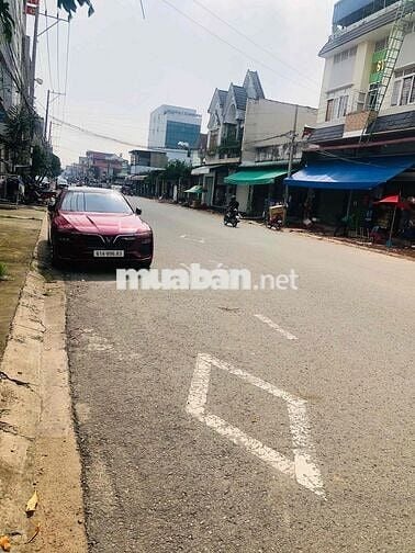 Bán đất D1 visip 1 tặng nhà cấp bốn