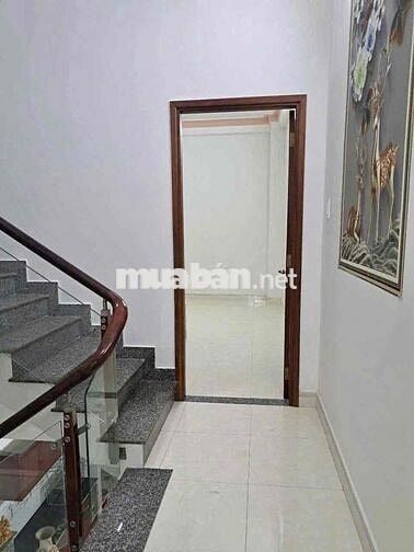Cho thuê nhà gần chợ Tam Hà,p.Linh Đông 3 tầng hẻm xe hơi giá 11tr