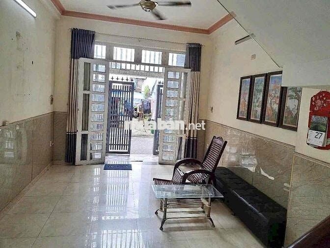 Cho thuê nhà gần chợ Tam Hà,p.Linh Đông 3 tầng hẻm xe hơi giá 11tr