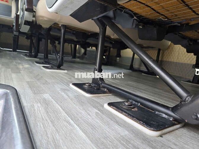 Cần bán xe fordtransit 2018 đưa rước nhân viên