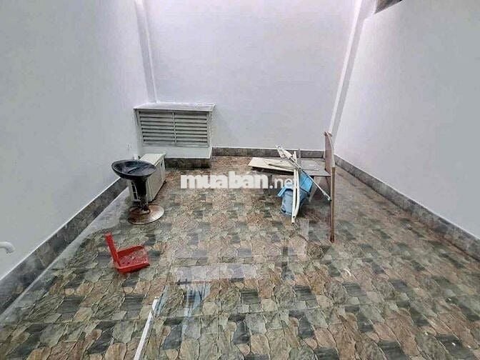 Cho thuê nhà gần chợ Tam Hà,p.Linh Đông 3 tầng hẻm xe hơi giá 11tr