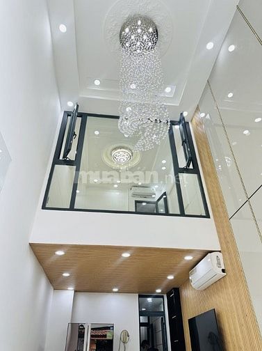 Bán nhà HXH nhỏ CMT8 - Q.3 - 36m2 - 3PN - có thang máy - 8,99 tỉ