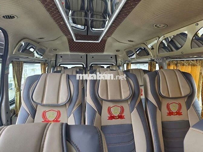 Cần bán xe fordtransit 2018 đưa rước nhân viên